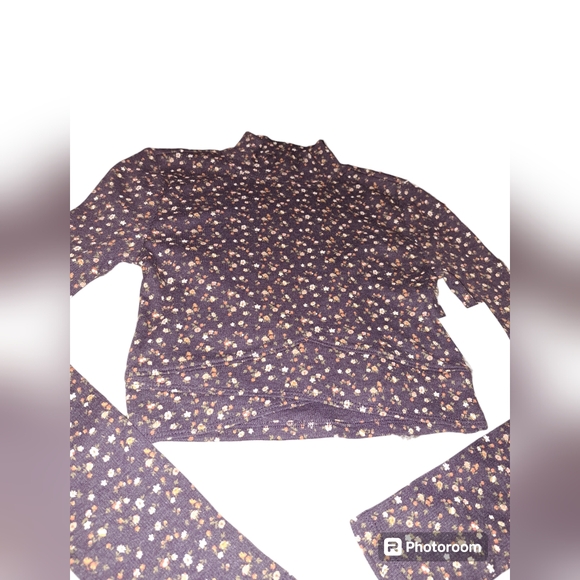 🆕️Arizona Jean Purple Floral Cropped Turtleneck Sz XS NWT - Picture 2 of 4